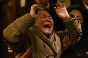 Chinese Outpouring of Grief - MH370